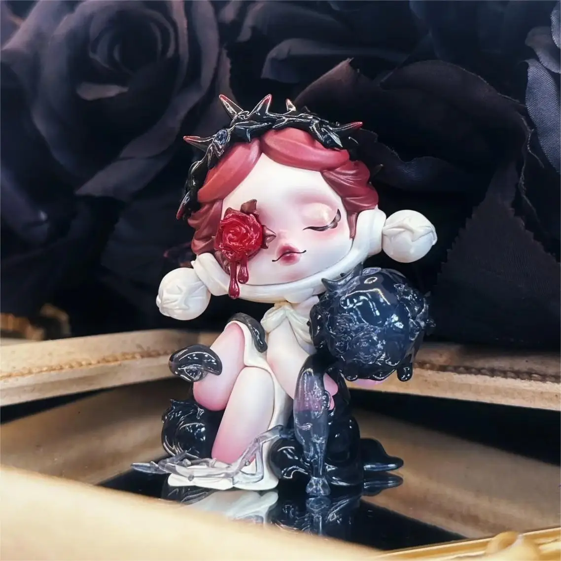 

SKULLPANDA The Glimpse Limited Edition Action Figure Creative Figurine Cute Doll Stylish Toy Valentines Gift