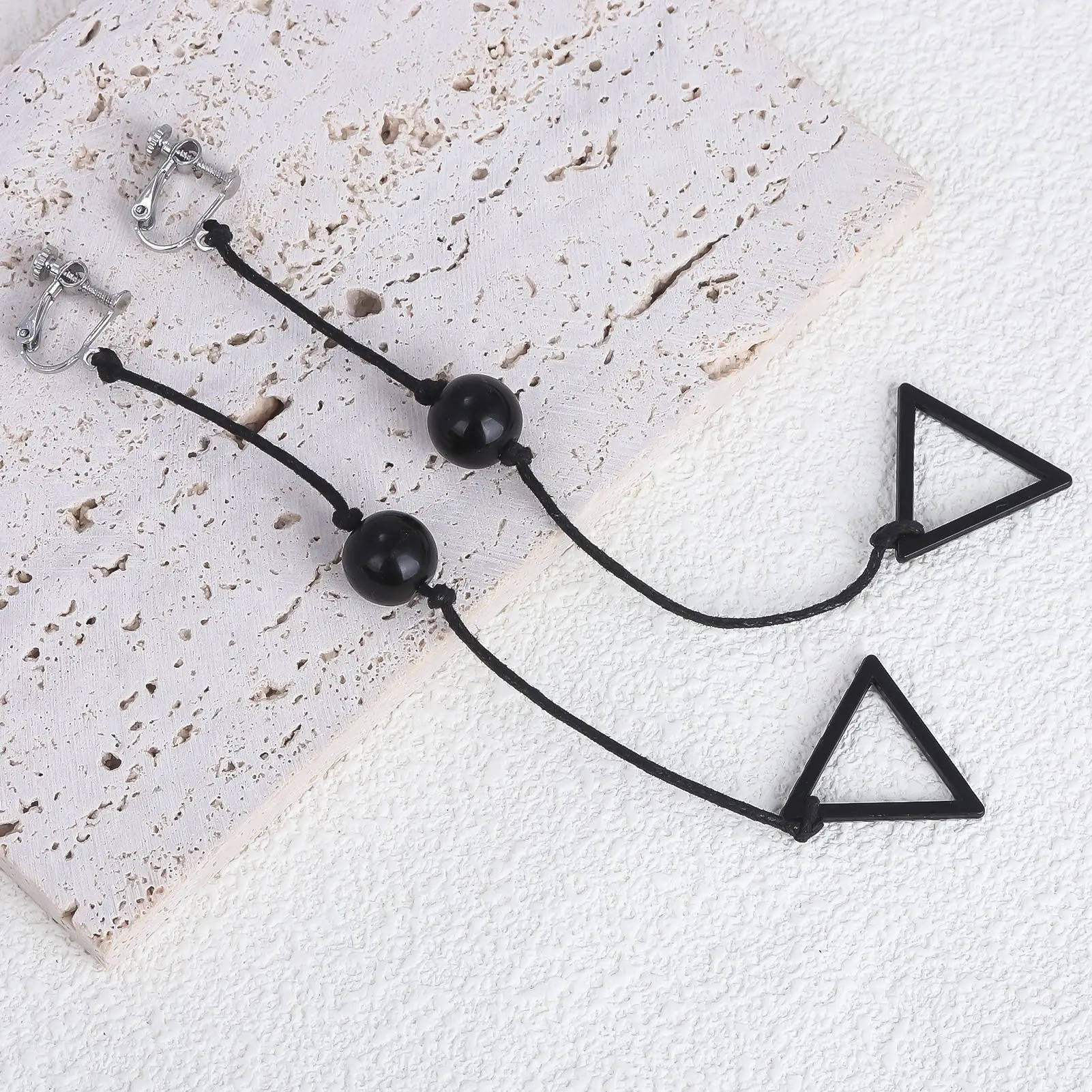 Anime Chainsaw Man Ohrringe Hungriger Teufel Makima Cosplay Schwarze Ohrclips Denji Pochita Halskette Cosplay Schmuck Ohrstecker Geschenke – Detail 13