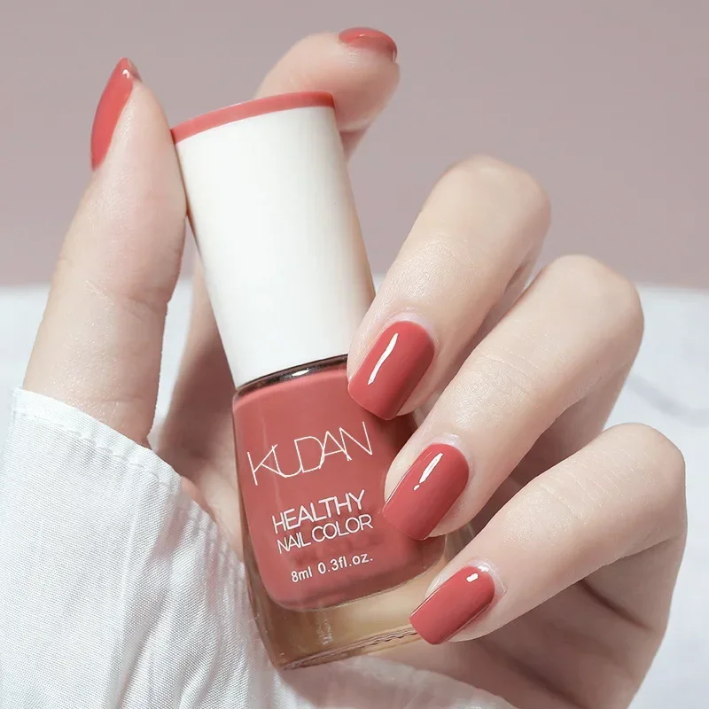 White Fine Glitter Shiny Nude Nail Polish with Transparent Oil Base Coat