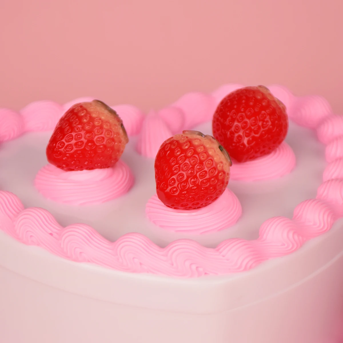 Jewelry Box 5.9Inches Vintage-Style Heart-Shaped Cherry Fake Cake Jewelry Box with Mirror Simulation Strawberry Cake