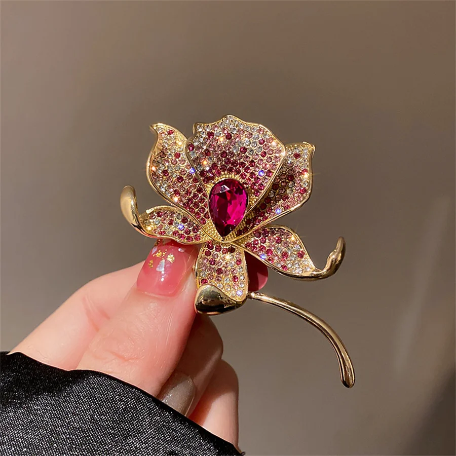 2023 New Creative Brooch Rhinestone Calla Lily Flower Brooch for