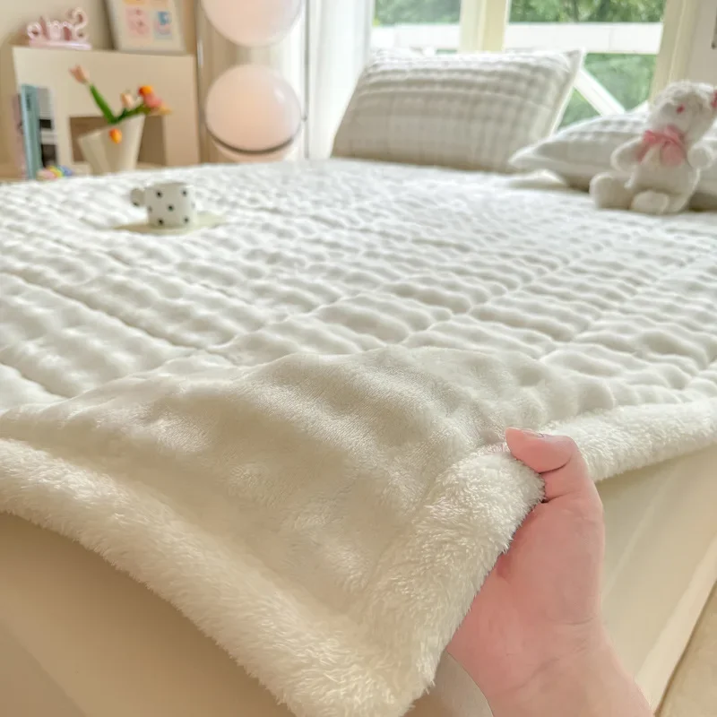 Luxurious Winter Faux Rabbit Fur Quilted Mattress Topper - Ultra-Soft Milk Velvet Tatami Mat for Ultimate Warmth and Comfort