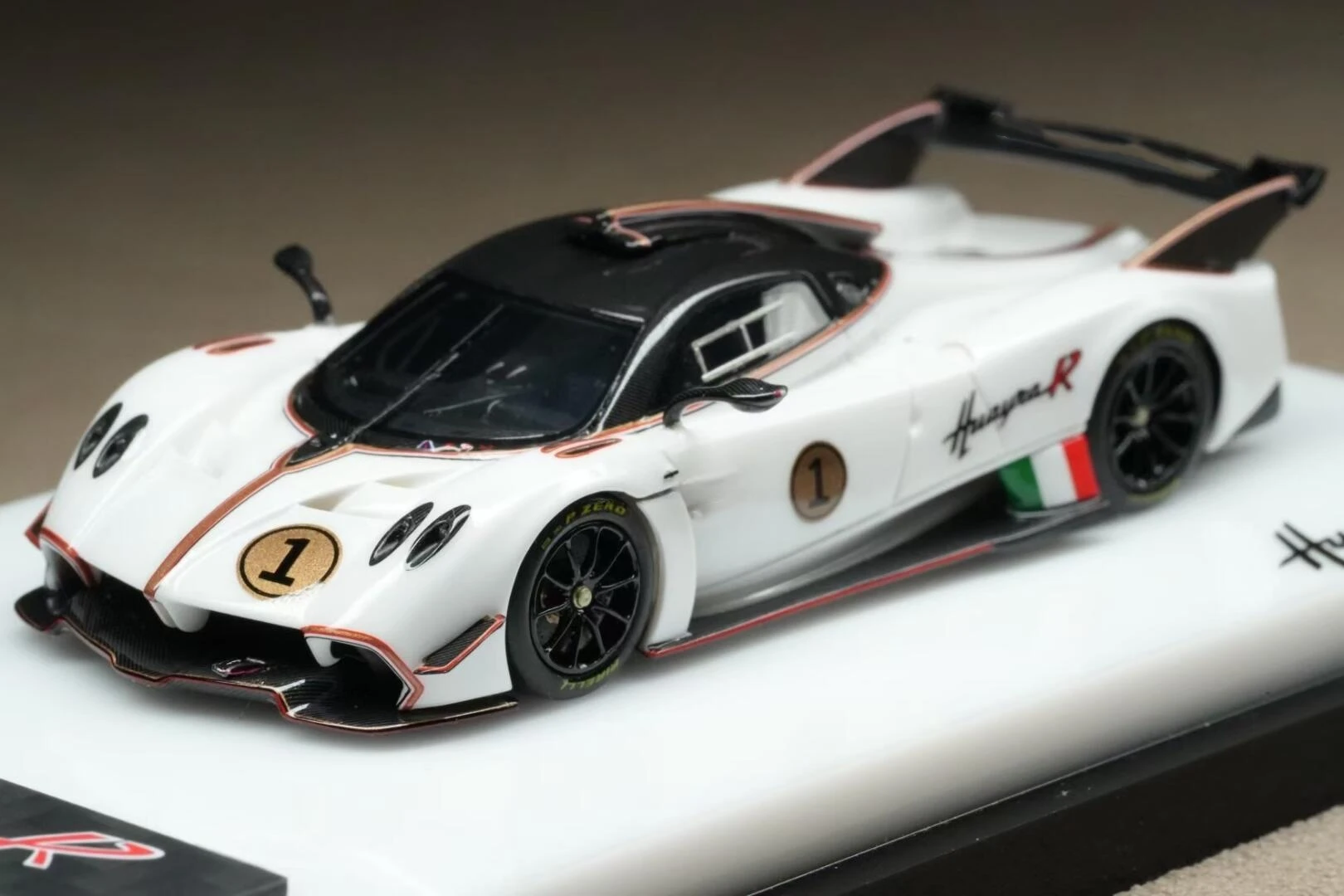 DMH 1:64樹脂模型自動車 DMH 1:64 Purple P1 Super Racing Sports Model Diecast Resin