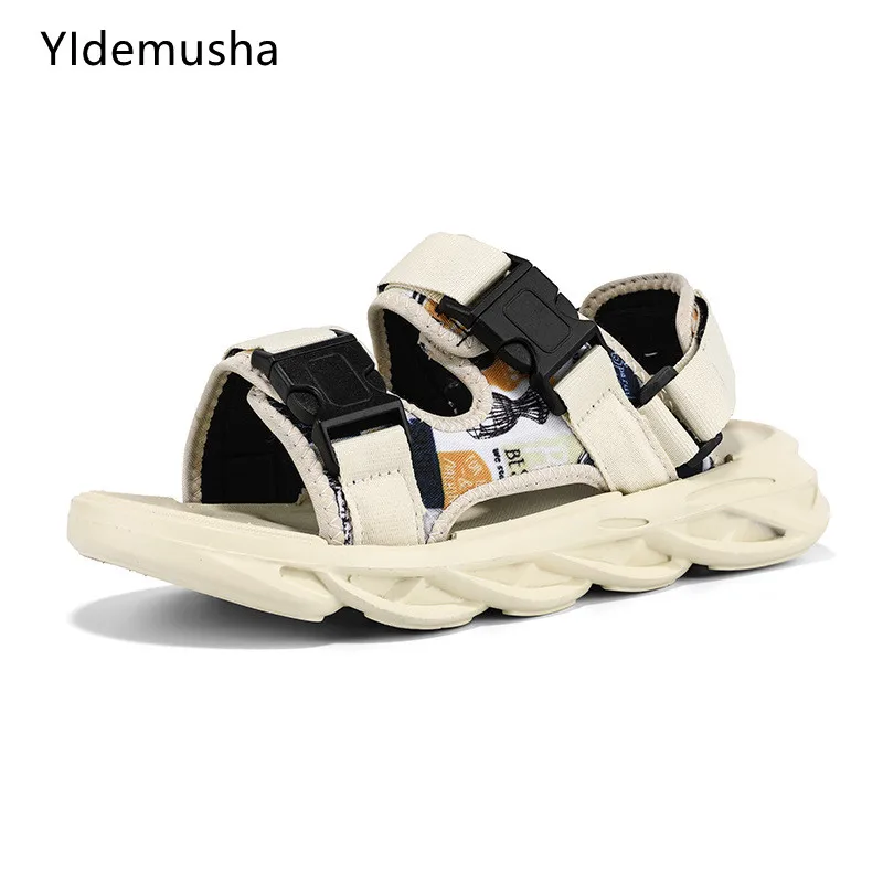 

2022 Lightweight Designers Men Sandals Fashion Summer Male Outdoor Shoes Casual Breathable Beach Flat Hiking Non-slip Sandals