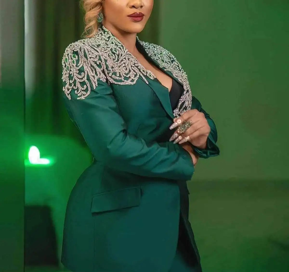 Graceful Plus Size Women Suits 2 Pieces Set Luxury Applique Single Breasted Jacket Wide Legs Pants Made Formal Dresses