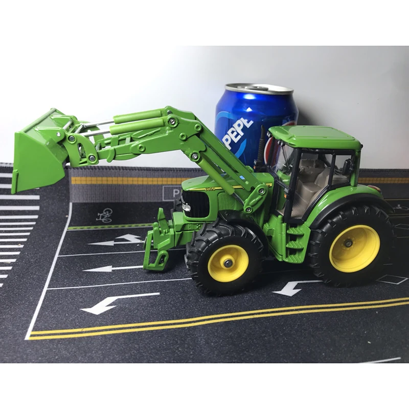 Die-casting 1:32 Scale German Large Tractor Truck Alloy Simulation Forklift  Bulldozer Children's Gift Toy Static Model
