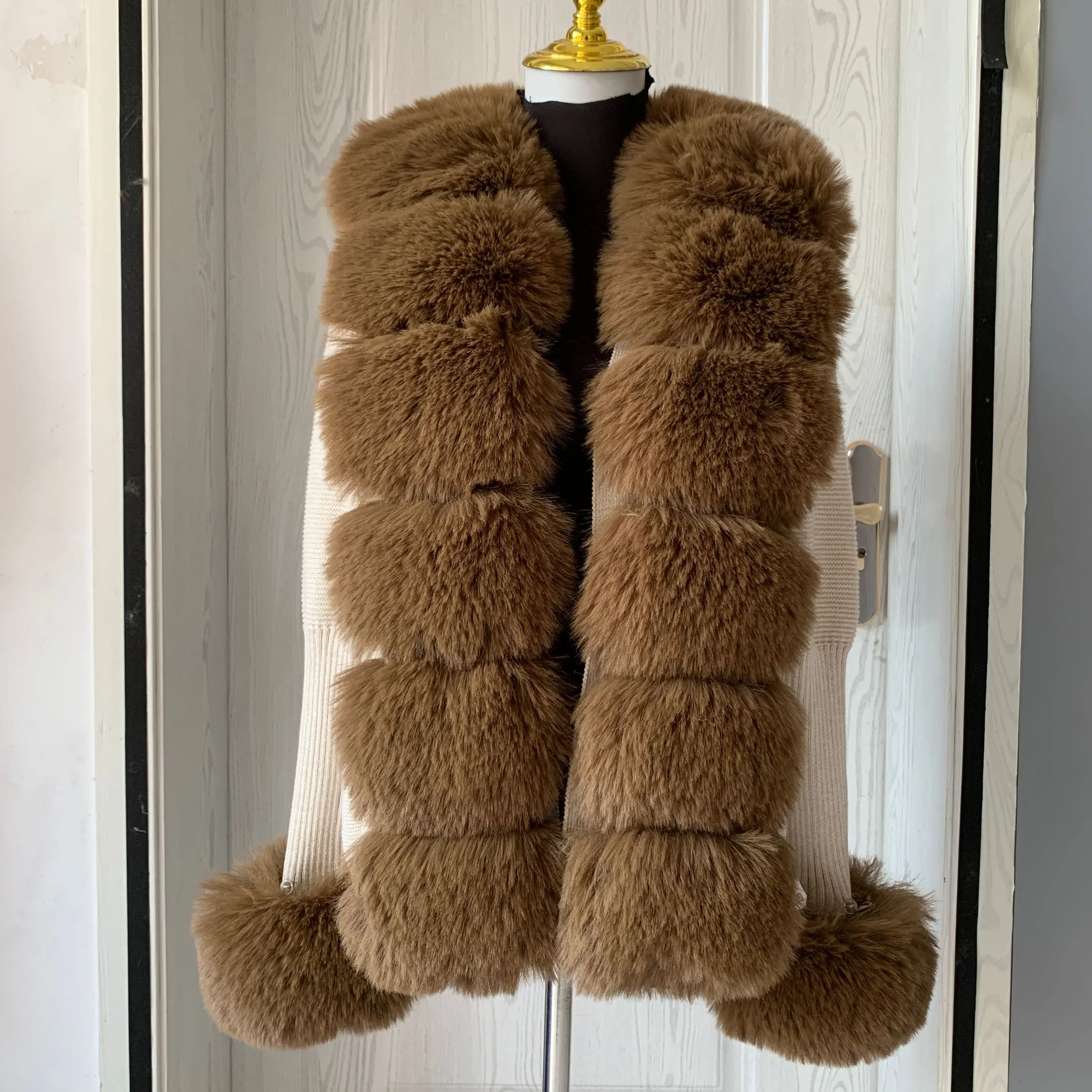 Women's Cropped Sweater Cardigan Spring Autumn Hot Sale Faux Fur Knit Sweater Cardigan with Faux Fox Fur Fur Collar Ladies Coat 6