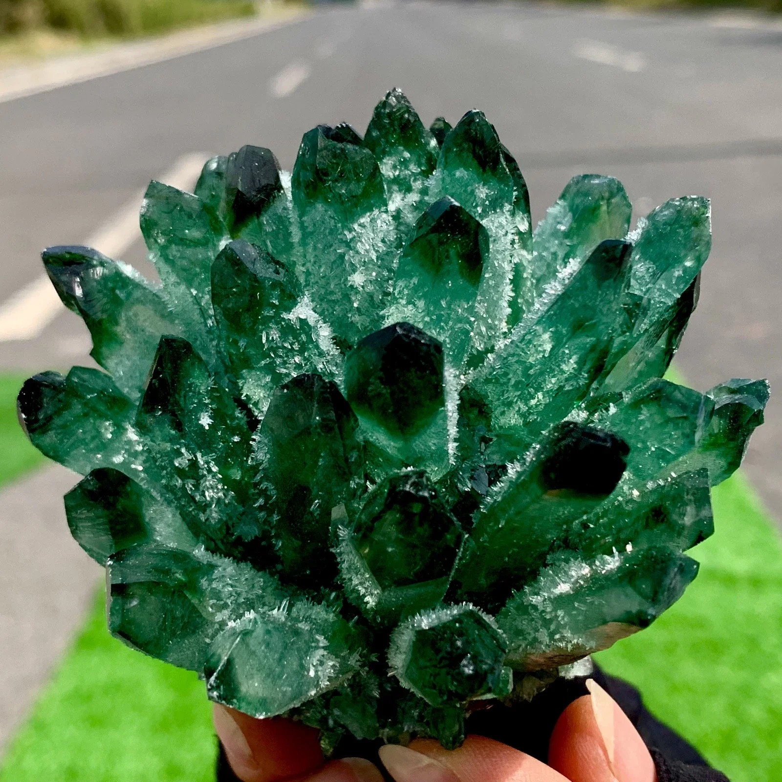 Pretty Green PHANTOM Crystal Cluster Rough Splicing Mineral Specimen