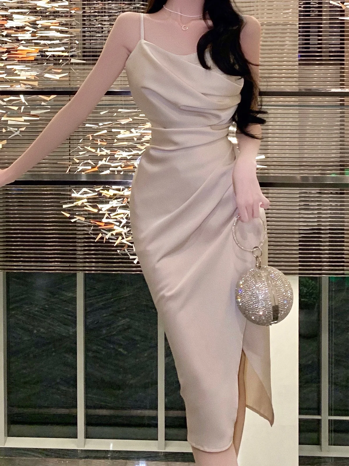 

Роскошные вечерние платья для вечеринок, женское летнее атласное платье-комбинация с v-образным вырезом и сборкой, сексуальное облегающее платье миди с разрезом