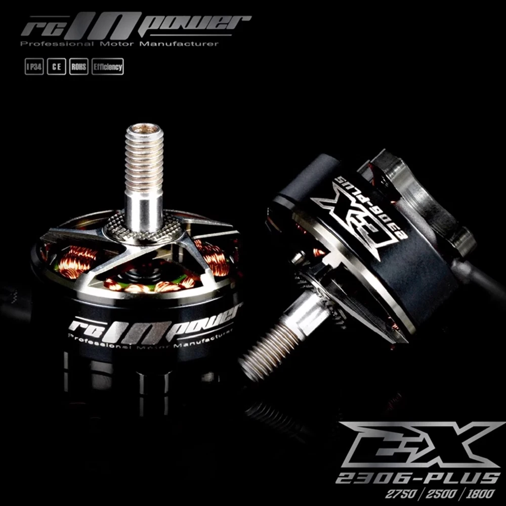 Lot de quatre moteurs brushless 2306 pour drone FPV, prêts à être installés sur un quadricoptère.