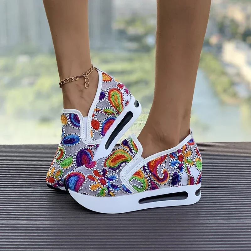 Women's Wedge Shoes New Spring Autumn Fashion Round Toe Floral Pattern Embroidery Mesh Platform Sneakers Increase Height Shoes 3