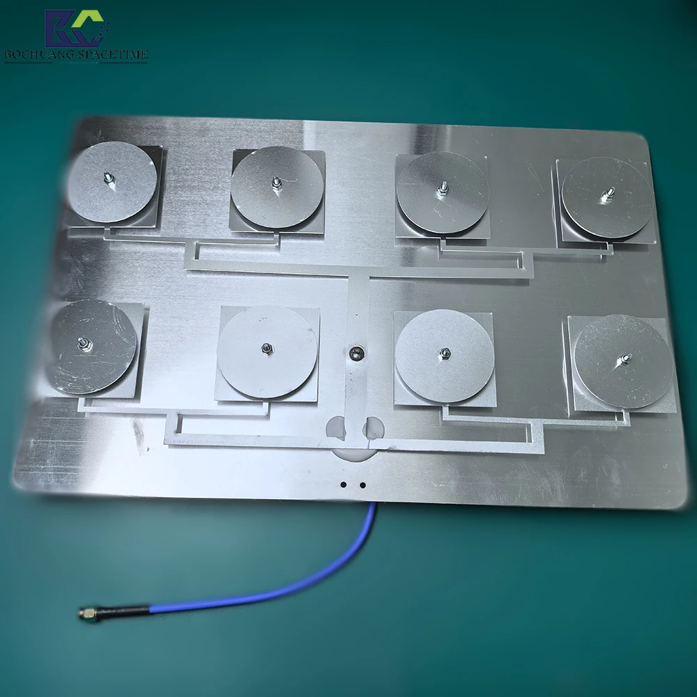 2300M-2700MHz broadband receiving reflector antenna, 2.4GHz directional 18dbi high-gain flat panel antenna.