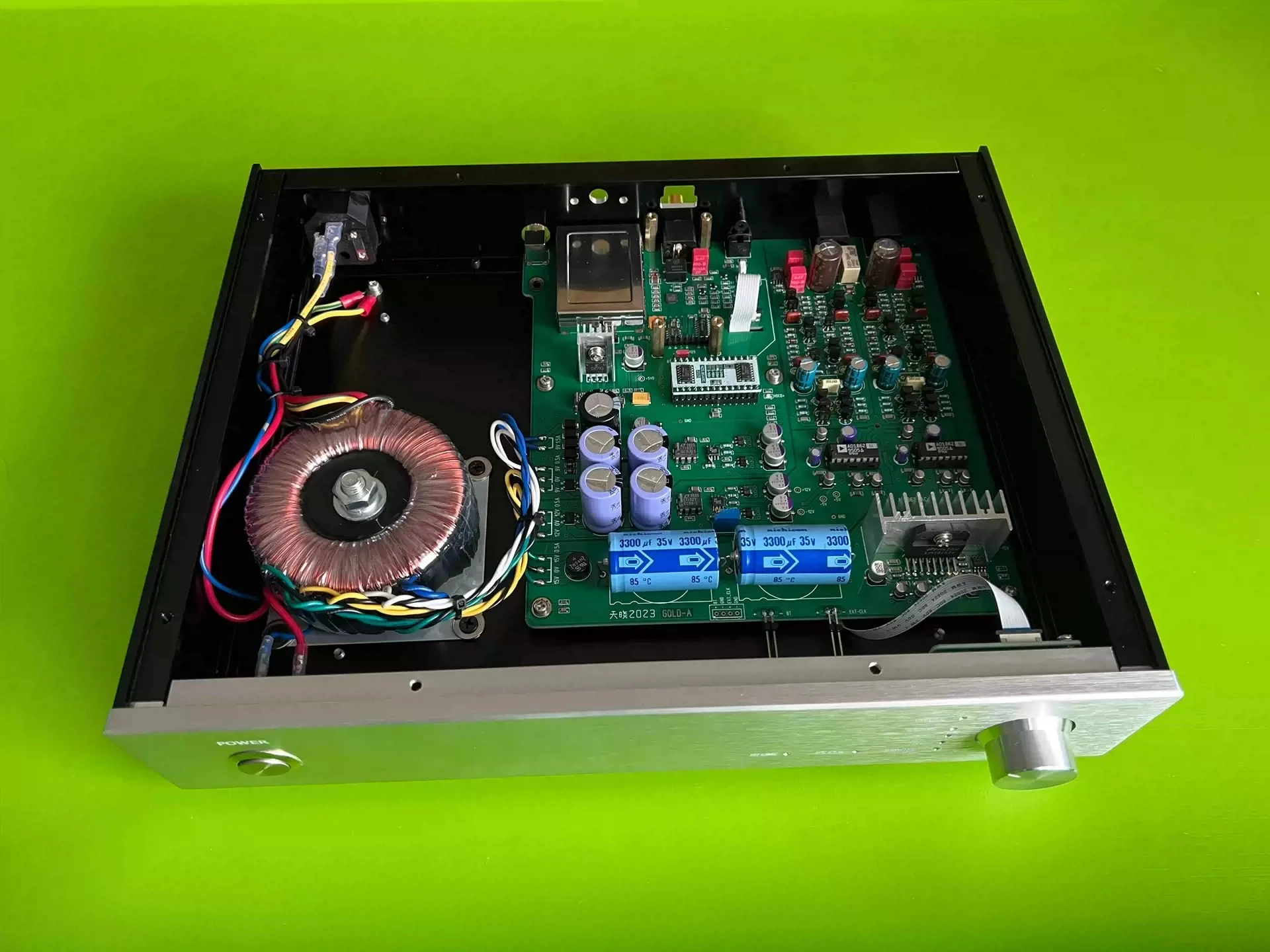 

Последнее обновление AD1862 DAC декодер AD1862N коаксиальный + волоконный вход, поддерживает внешний вход часов 11,2896 МГц