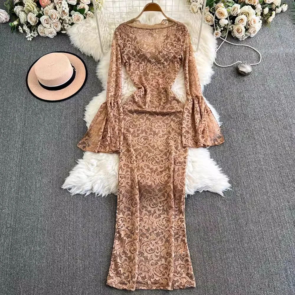 فستان دانتيل رسمي كم واسع