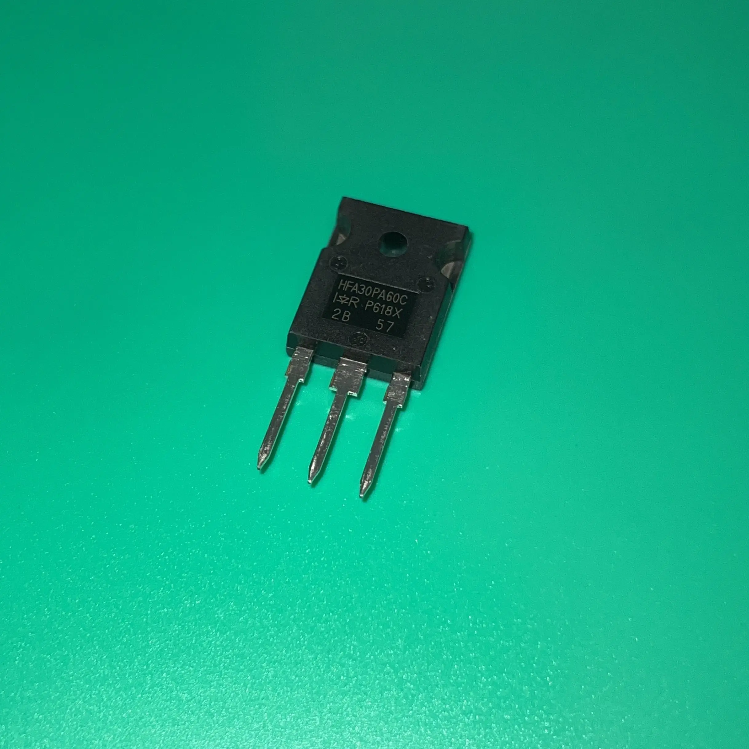 2pcs/lot HFA30PA60C TO-247 HFA30PA60 C VS-HFA30PA60CPBF DIODE ARRAY GP 600V 15A TO247AC VS-HFA30PA60C-N3 HFA30PA 60C HFA 30PA60C
