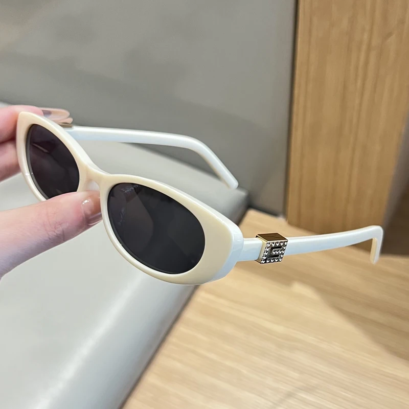 Europäische und amerikanische Retro-Sonnenbrillen im modischen Stil für Damen und Herren, vielseitig einsetzbar für Sonnenschutz und UV-Schutz im Sommer. – Detail 19
