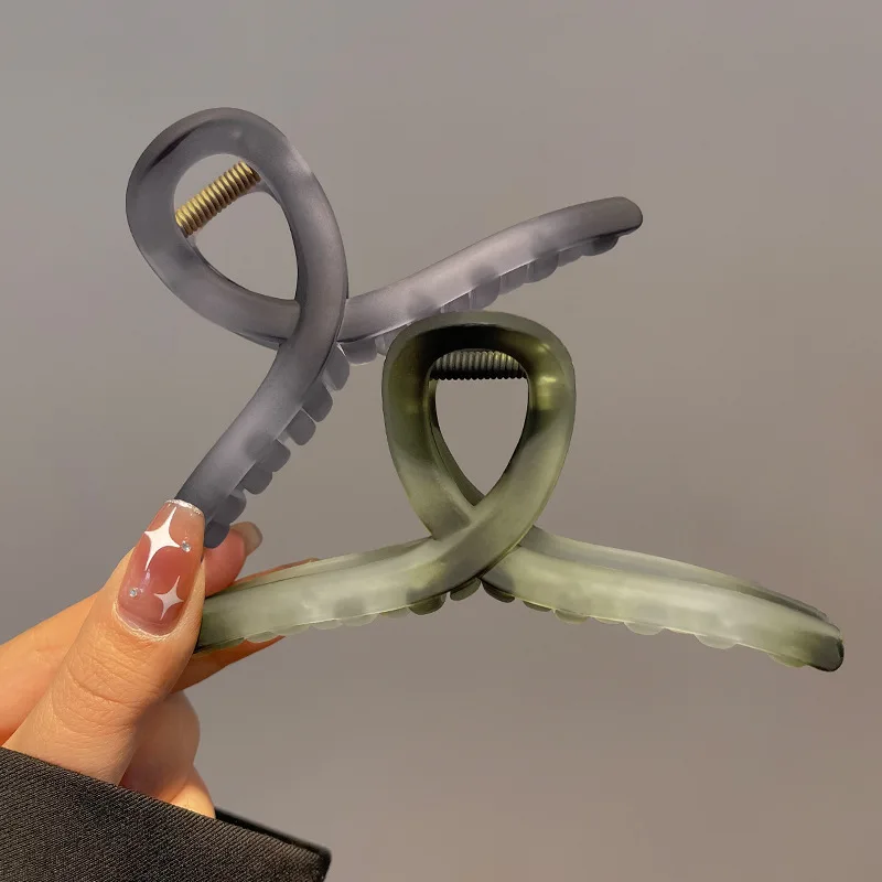 Рисунок 3 - Женская модная заколка для волос