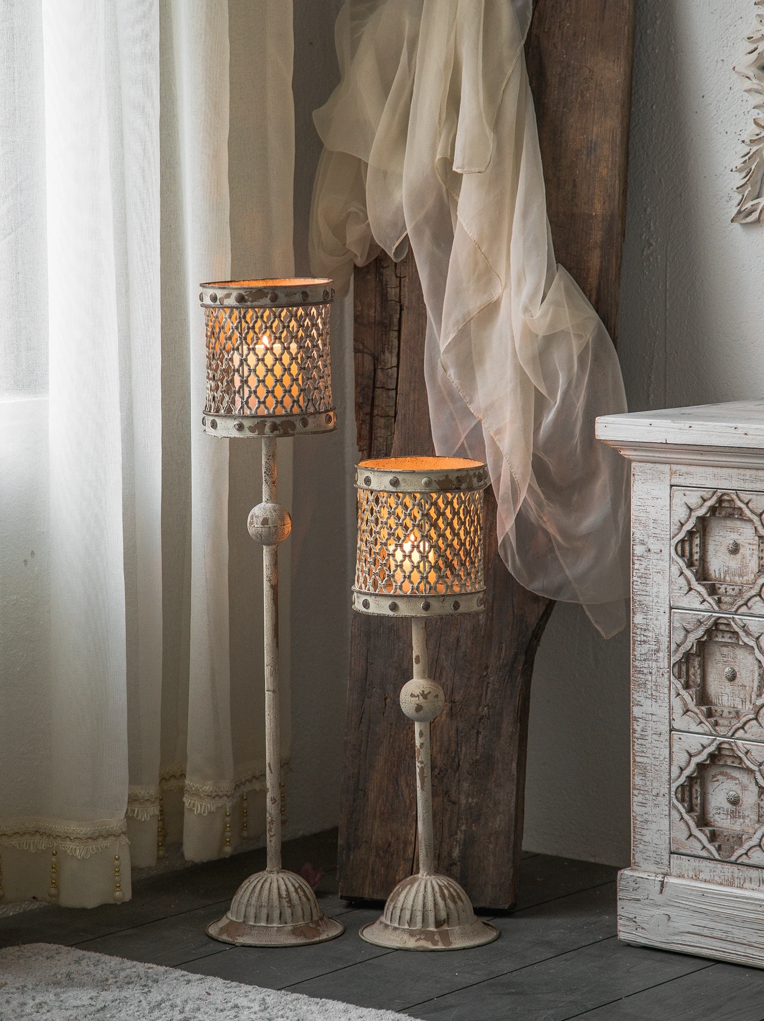 

European French Romantic Iron Floor Candlestick American Retro Candlestick Studio Photography Props Ornament Decoration