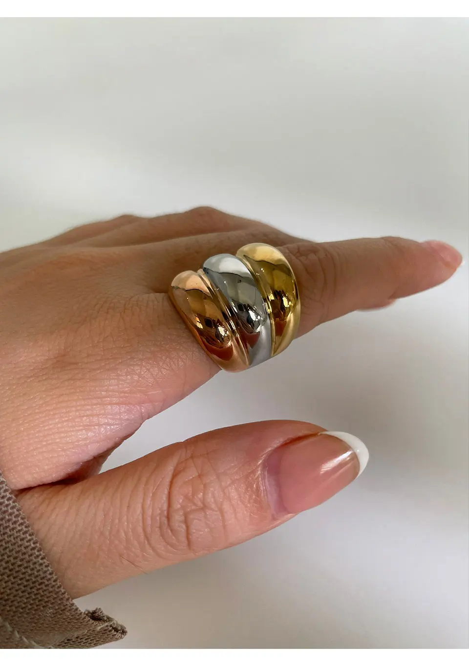GHIDBK Golden Silver Color Rose Golden 3 Splicing Color Chunky Dome Rings Women Trendy Romantic Waterproof Jewelry Party Gift