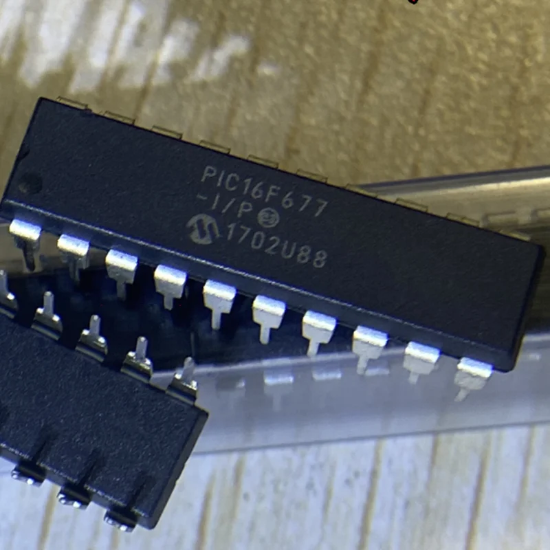 PIC16F677-I/P Original Genuine Goods in Stock DIP20