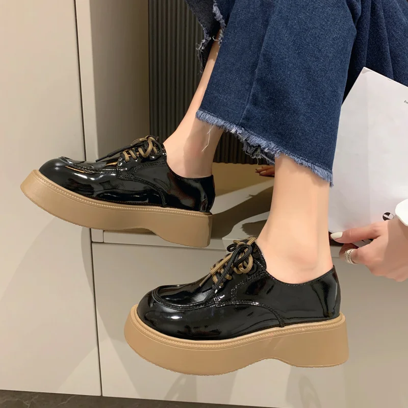

Новинка 2022, Универсальные женские туфли с круглым носком, на плоской подошве, в британском стиле, сабо, на платформе, новая женская обувь на шнуровке, женские туфли