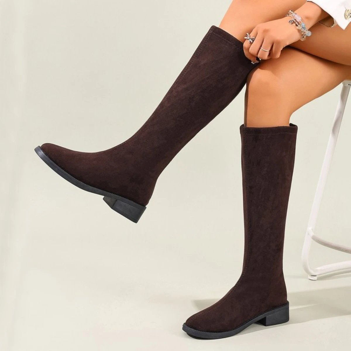Winter Round Toe Sexy and Comfortable Suede Low Heeled Boots, Fashionable New Style, Elegant Fashion Show Knight Boots for Women