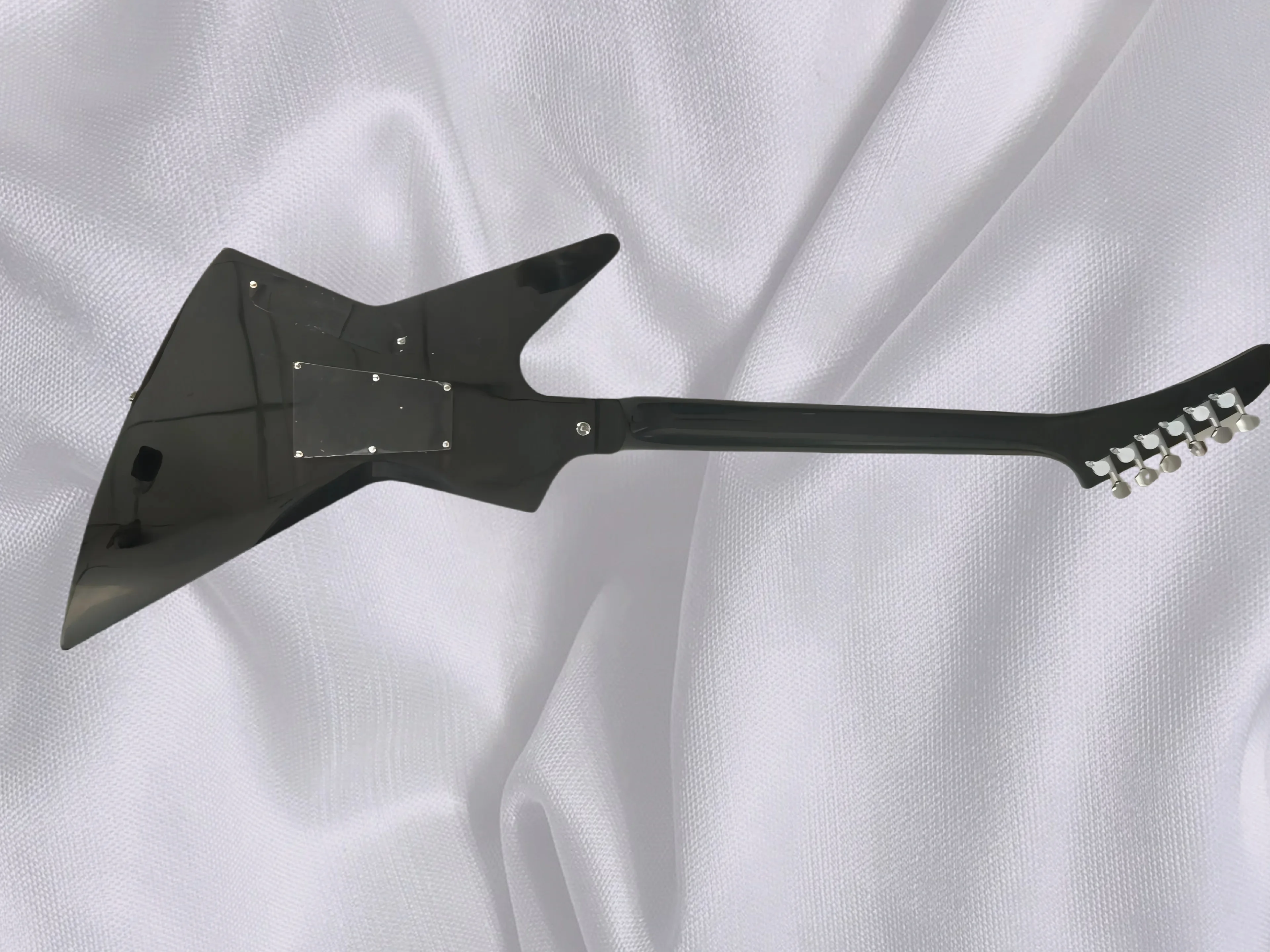 Attitude その他 1_Full_Straight_Front_NA-