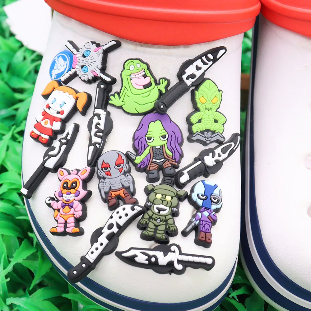 

50pcs PVC Garden Shoe Accessories Cartoon Alien Monster Ghost Shoe Decoration Fit Croc Jibz Charm Boys Girls Party Present