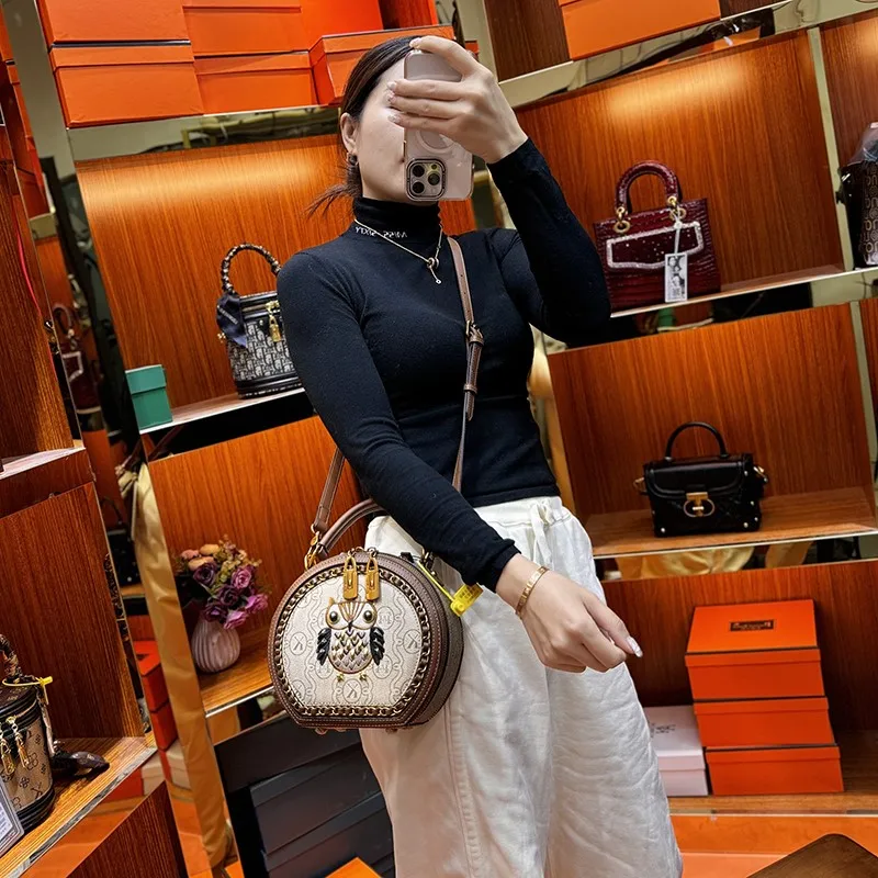 Women's Handbag 2023 Winter New Senior Designer Embroidered Round Bag Handbag Advanced Western Style One Shoulder Crossbody Bag