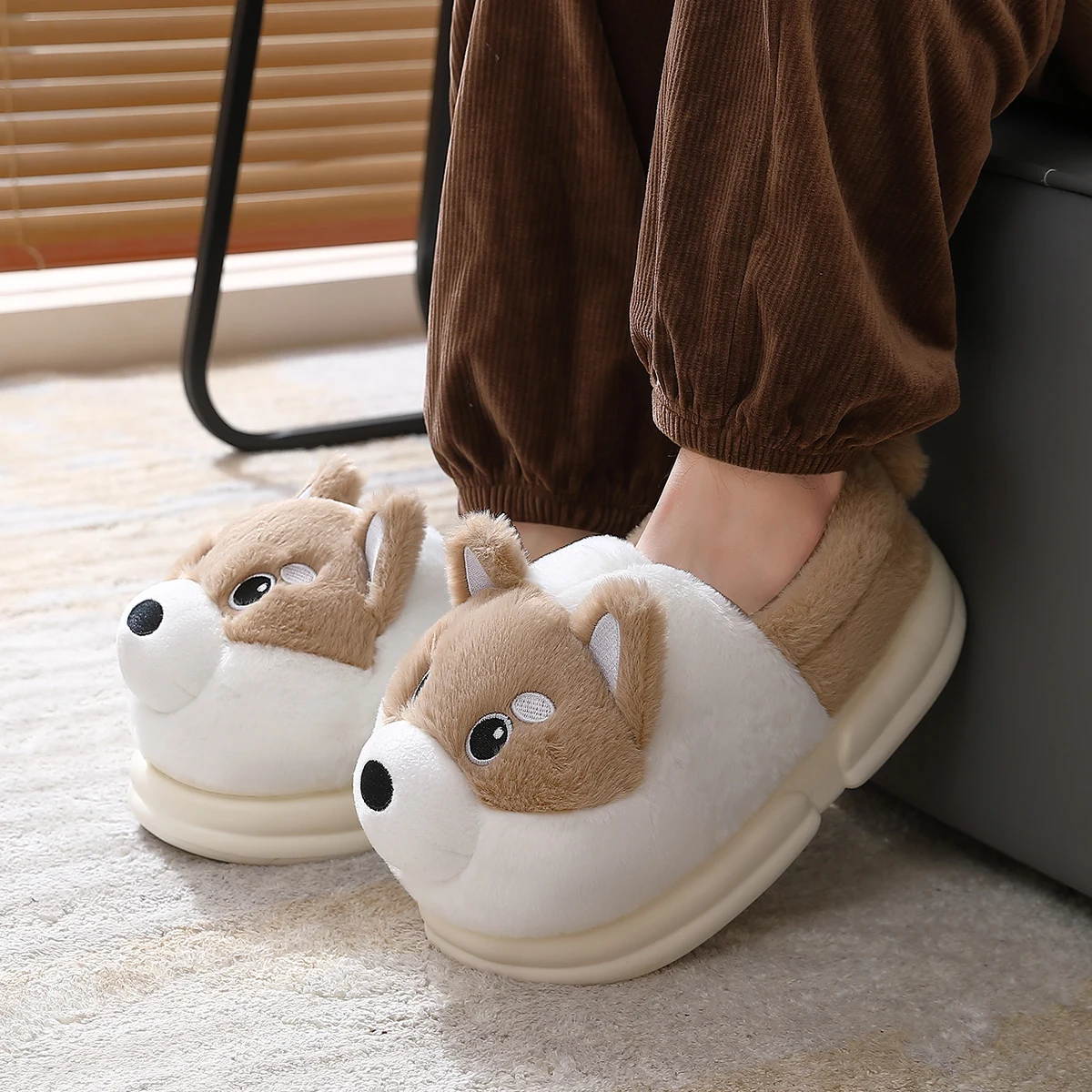 Women Men Cotton Shoe Slipper Winter Warm Husky Shoe Lining Plush Indoor Couple Slides Platform High Top Snow Boots Home Slipper 4