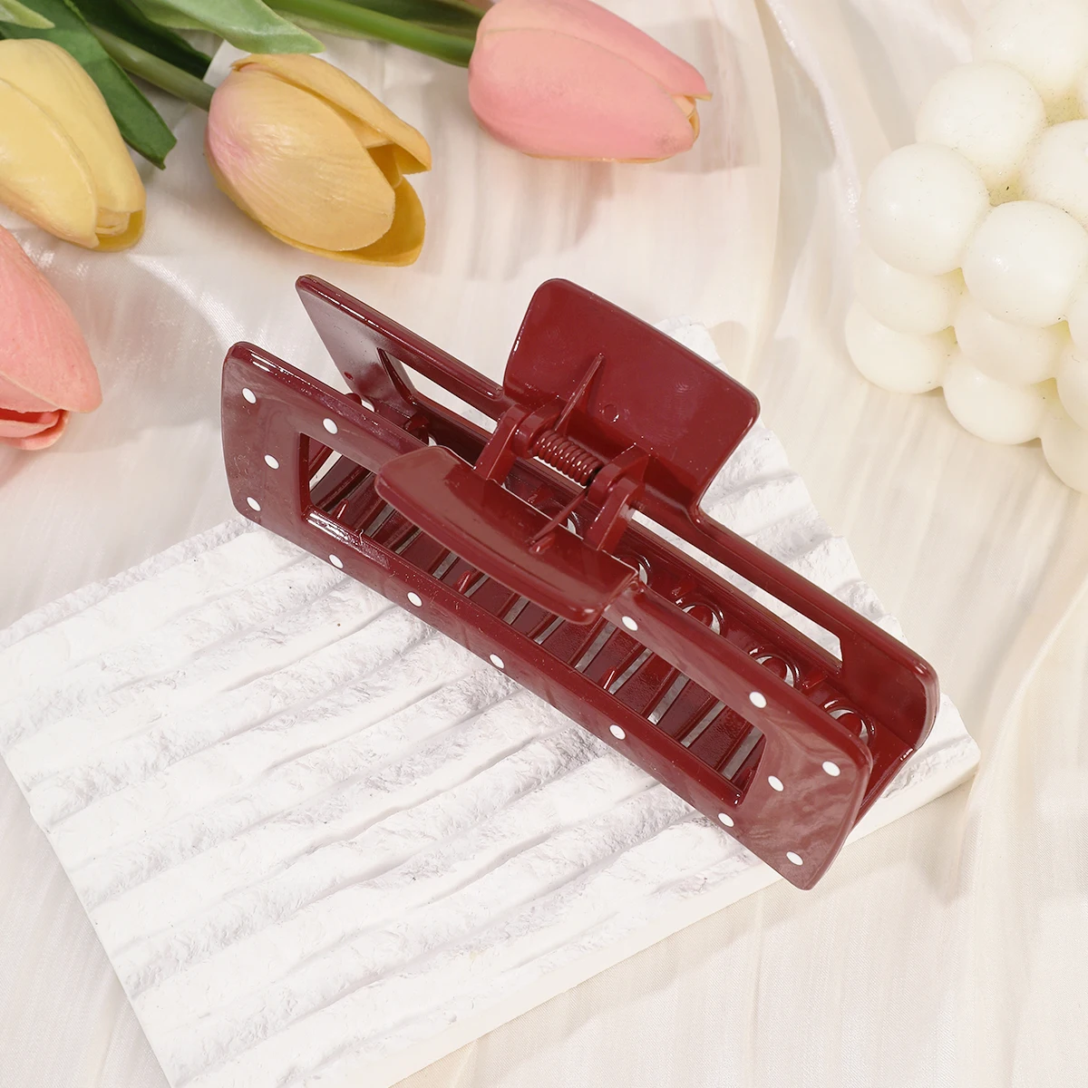 1pc Polka Dot Simple Hair Claw Square Five-Pointed Star Heart Shaped Women Red Hair Clip Shark Clips For Girls Fashion Barrettes