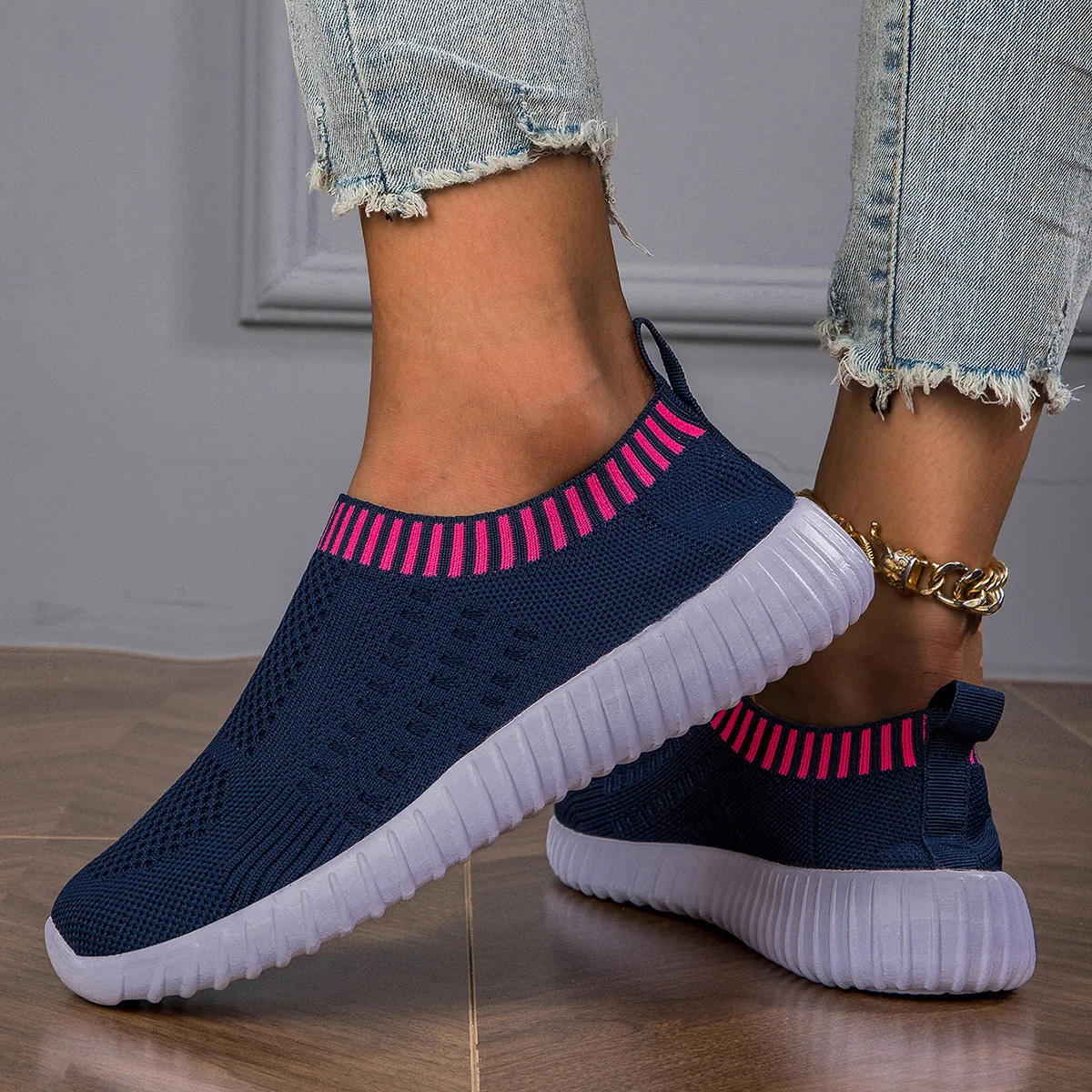 Spring 2024 women's sports shoes with low heels mesh fabric, anti slip and wear-resistant, suitable for outdoor sports fitness