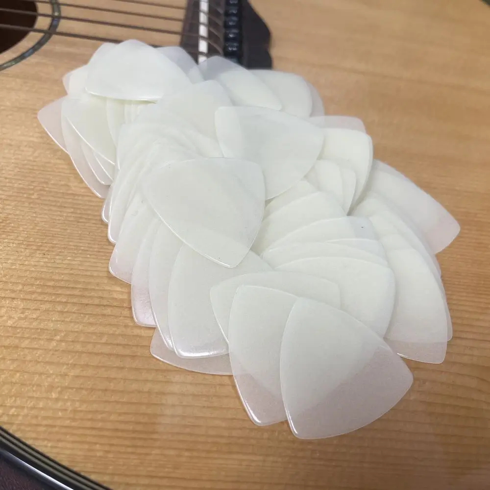 100pcs/lot Medium 0.71mm Celluloid Big Rounded Triangle Guitar Picks Glow in the Dark
