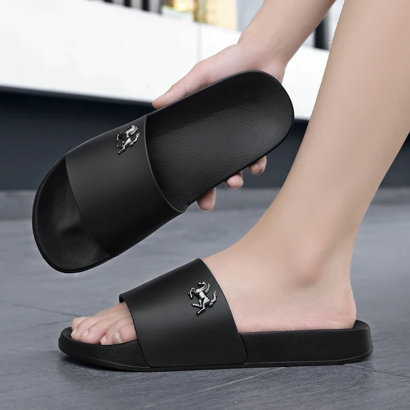 Men's comfortable, soft and anti-slip outdoor and indoor bathroom slippers