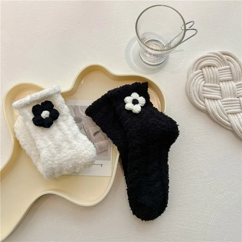 Frauen Nette Fuzzy Socken Weiß Schwarz Winter Warme Fleece Kawaii Blume Bowknot Flauschigen Socken Mode Verdicken Hause Boden Schlaf Socke – Detail 9