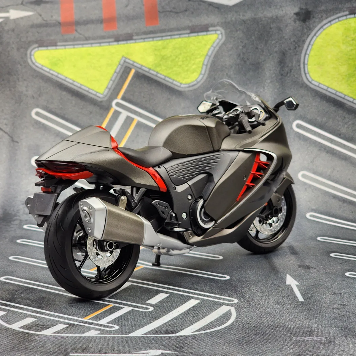 1/9 Suzuki Hayabusa GSX-1300R Toy Motorcycle Racing Model Diecast Miniature Large Size Lightable Collection Gift Boy Children 4