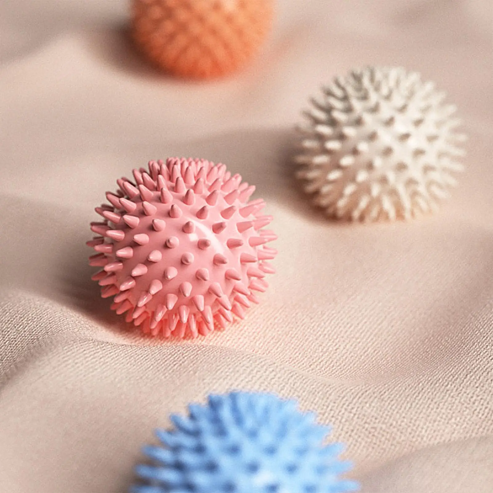 NEW 1pc Foot massage ball with spikes yoga Sports Fitness Muscle Relaxation massage ball plantar fasciitis therapy ball