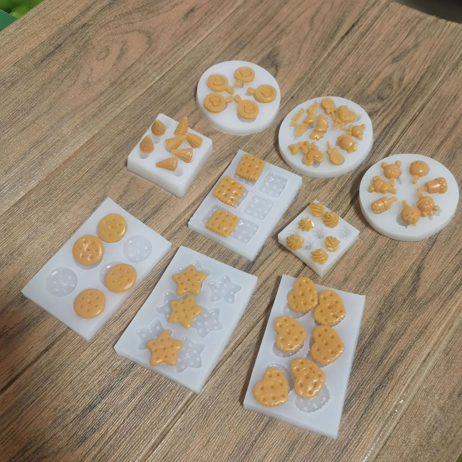 Description Picture 2 of itemDIY Handmade Cake Baking Mould Various Shapes Biscuit Making Tools Silicone Clay Epoxy Decorative Kitchen Dessert Accessories