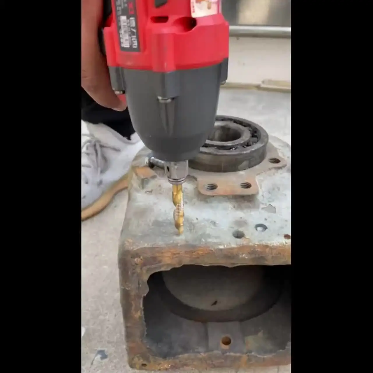 Fafeicy 2Pcs M18 Punta per trapano a vite per filettatura manuale, rubinetto per scanalatura diritta in acciaio al carbonio metrico, per realizzare