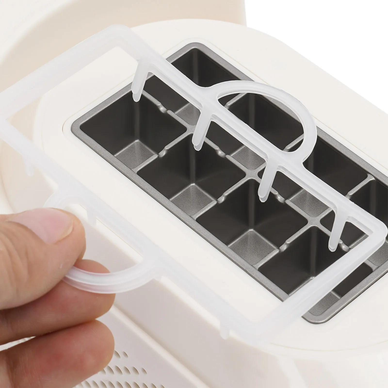 120W Portable Small Ice Maker, Countertop Ice Making Machine 8 Cubes Compact Ice-making for Home/Car/Travel