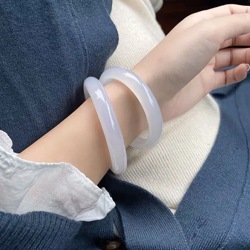 

Madagascar Blype White Chalcedony Bracelet White Agate Women's Jewelry