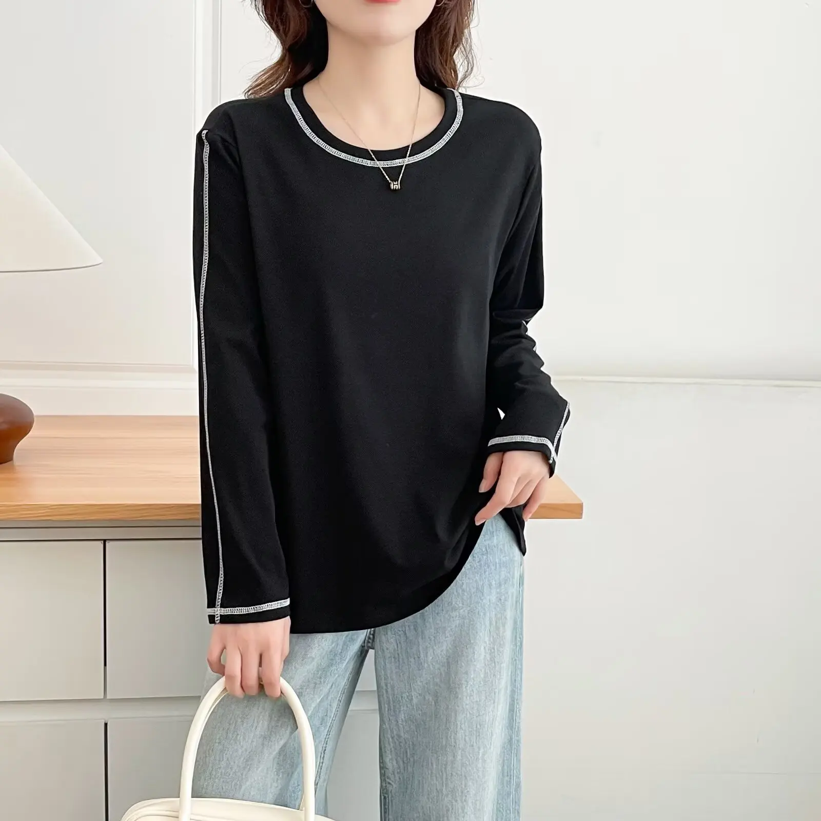 Plus Size Women's Long Sleeved T-Shirt Simple round-neck Bright Line Basic Top Autumn 2025