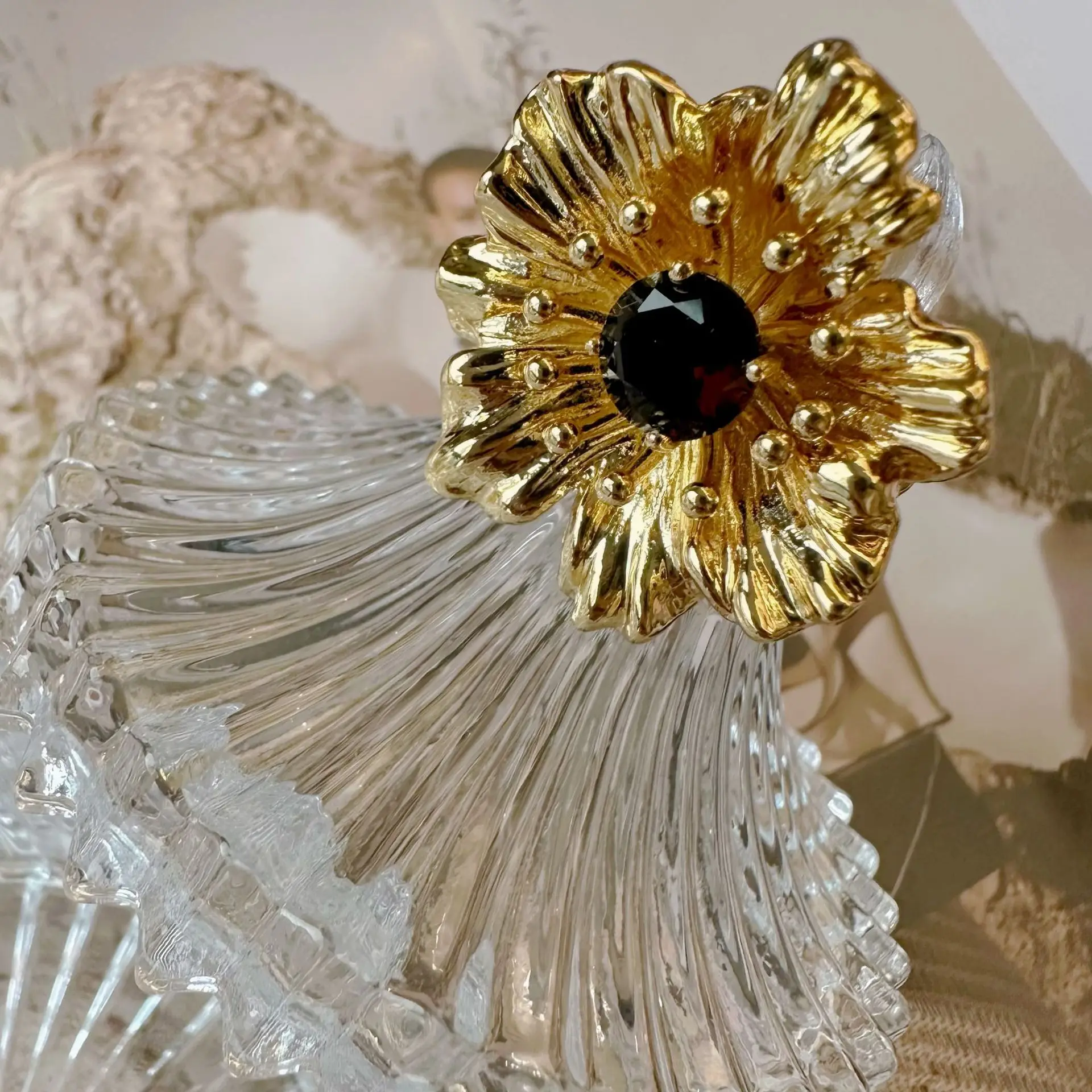 Handcarved Flower Set with Tea Treasure Open Ring for Women