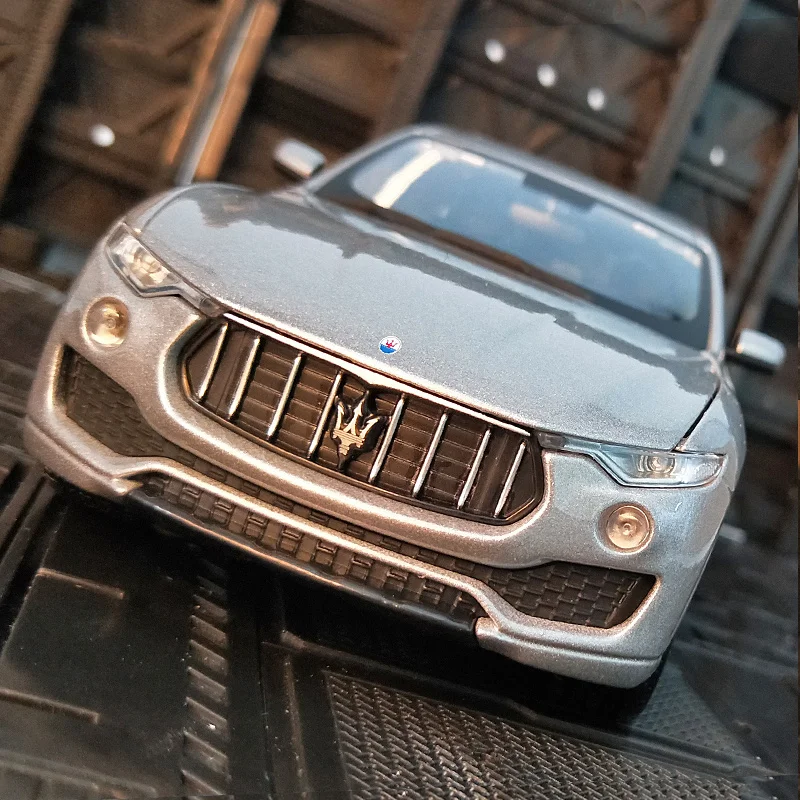 1:24 simulation Maserati Levante alloy off-road vehicle model city SUV car metal model ornaments collection for children 3