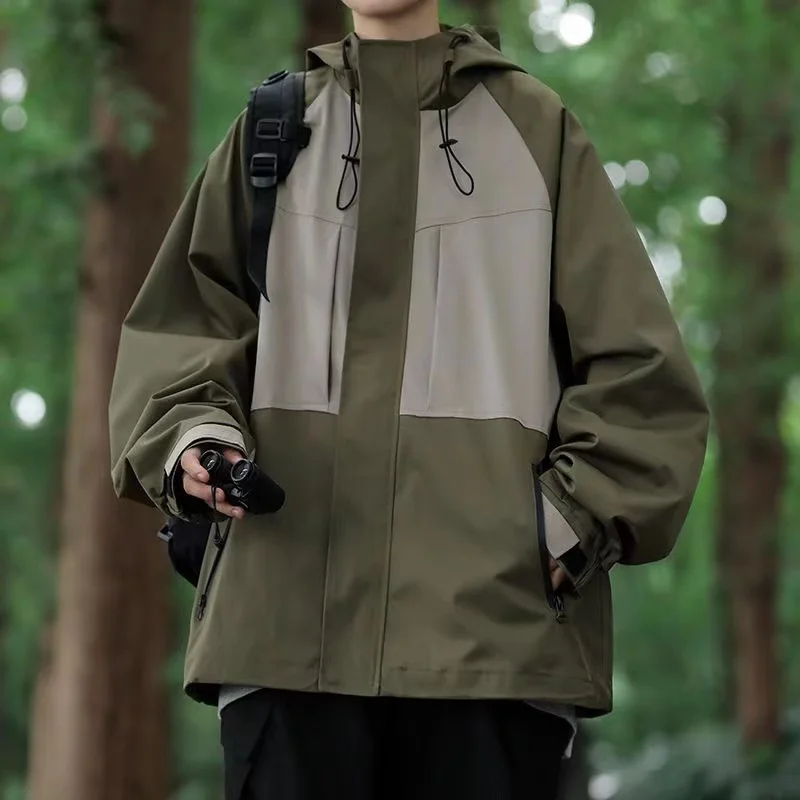 

2023 Men's Fashion Trendy Contrasting Color Coats Patchwork Hooded Outerwear Stormtrooper Outdoor Sports Mountaineering Jacket