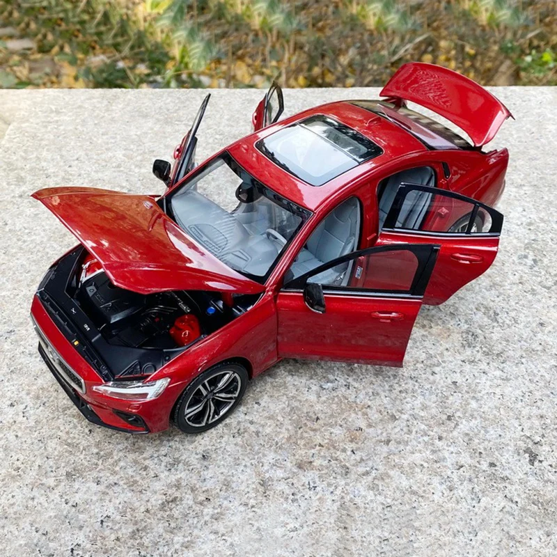 

High Simulation 1/18 Original 2020 New S60 Diecast Model Car Red Gray Ornaments Boy Toys Gifts Collection