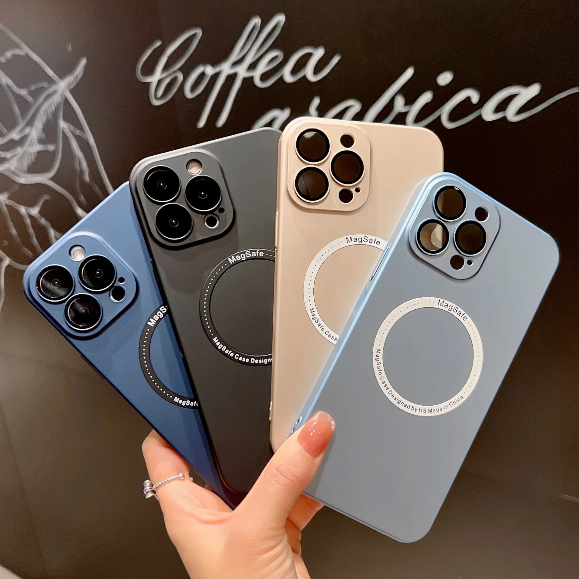 

Frosted Skin Touch Pc Material Magnetic Charging Phone Case for Iphone14 \14plus \14pro\14pro Max Case with Lens Protective Film