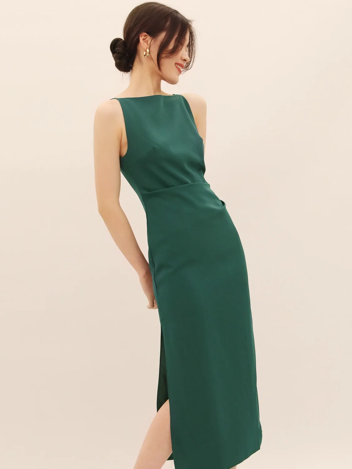 

Elegant Hepburn style tricolor suspender evening dress pleated one line collar waistband straight cut to show slimming dress