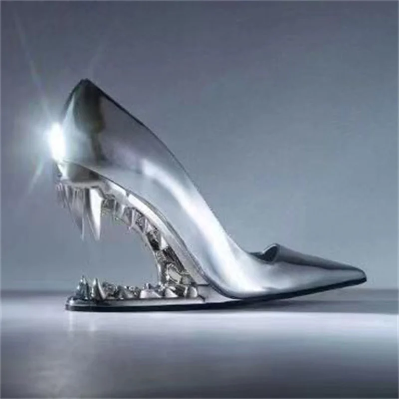 worlds most expensive women shoes sleeper high heels stilettos see list  here | Most Expensive Shoes : हिरे अन् सोन्यानं सजलेले 'हे' जगातील महागडे  शूज; कोट्यवधी आहे किंमत