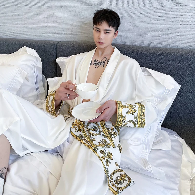 Peignoir long en satin imprimé vintage pour hommes, vêtements de nuit fins, robe confortable, kimono sexy, mode, haute qualité